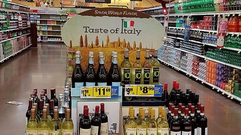 Kroger 'Taste of Italy' Wine Pallet Display