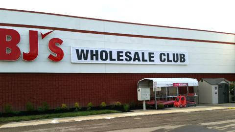 BJ's Wholesale Club Exterior 