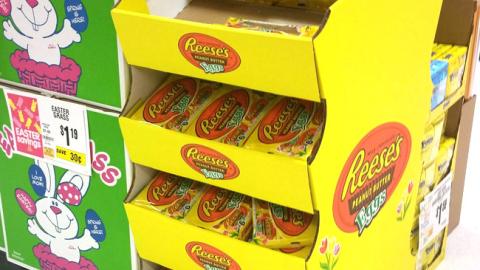 Reese's 'Hunt Ends Here' Floorstand