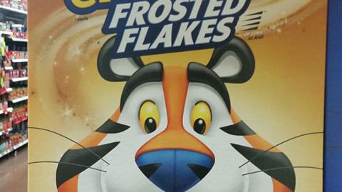 Kellogg's Cinnamon Frosted Flakes Packaging