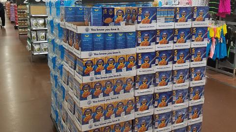 Walmart Kraft 'Fight Hunger' Pallet