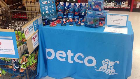 Petco 'Finding Dory' Table Display
