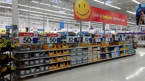 Walmart Back-to-School Entryway Merchandising