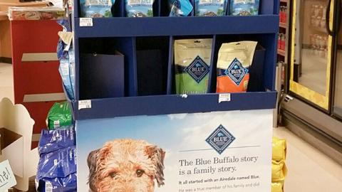 Blue Buffalo 'Family Story' Pallet Display