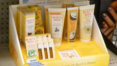 Burt's Bees Countertop Display